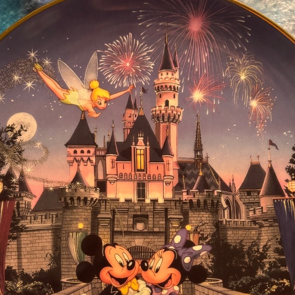 Bradford Exchange “Sleeping Beauty Castle” Disneyland’s 40th Anniversary Plate - Picture 3 of 9